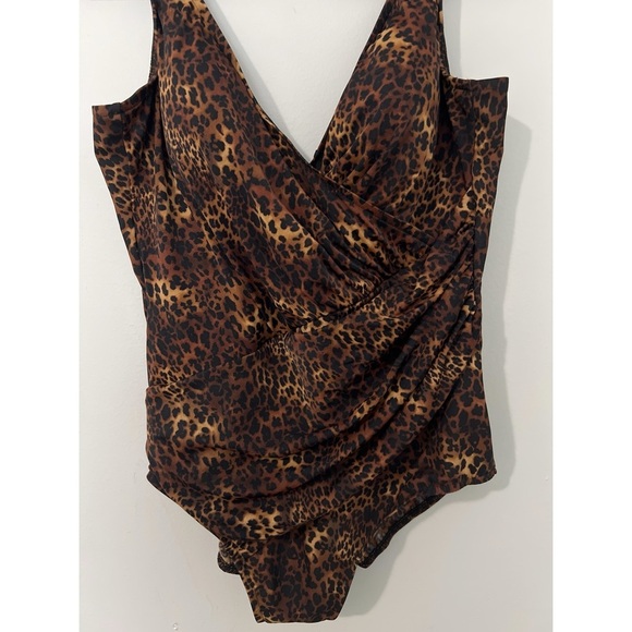 Miraclesuit Swimsuit Women’s 16 Brown Black Animal Print Oceanus One Piece - Picture 4 of 14